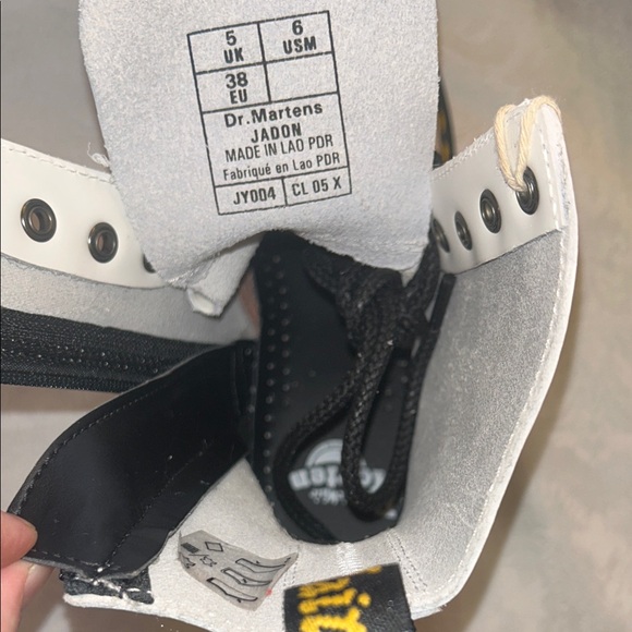 Dr. Martens JADON BOOT SMOOTH LEATHER PLATFORMS - Picture 6 of 7